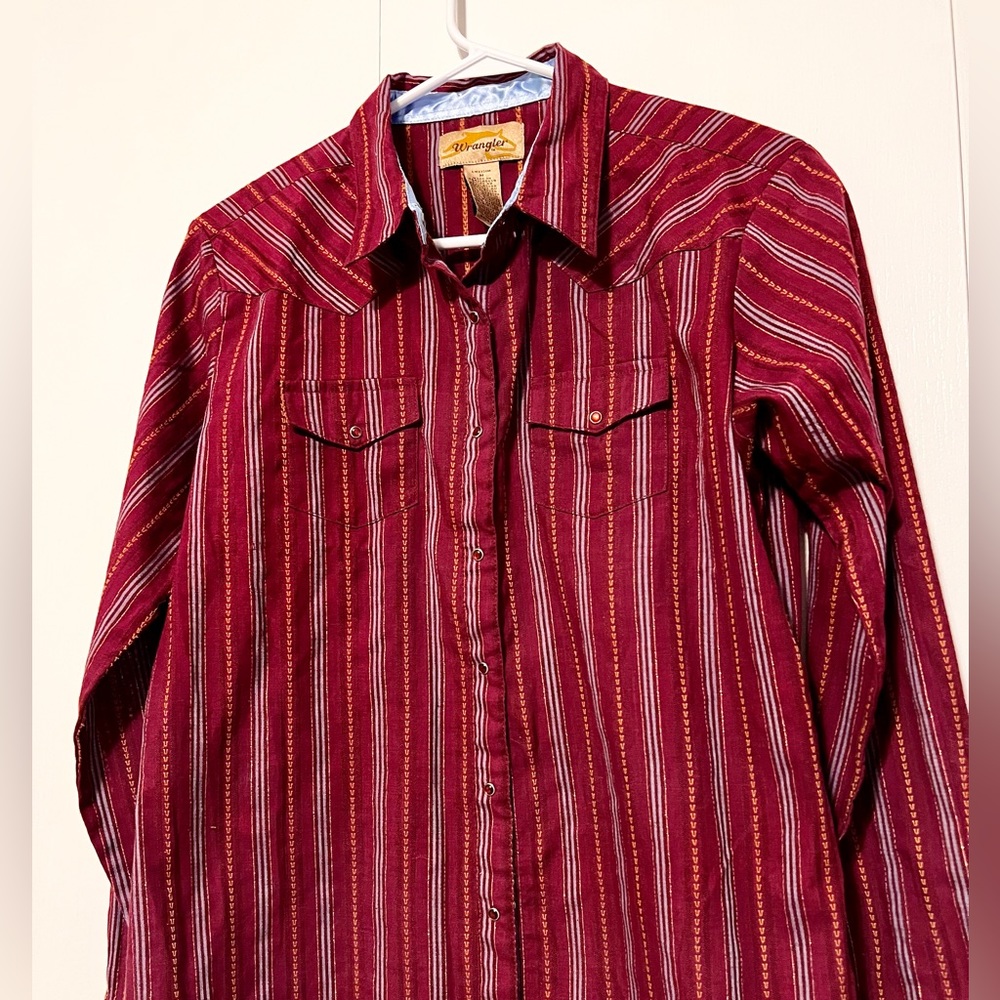 Wrangler Ladies shirt with pearl snaps